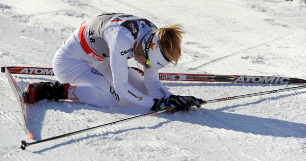 kneeling xc ski racer