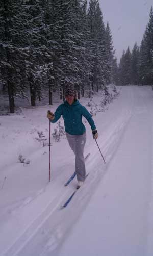 Cross country skiing on the South Plateau in West Yellowstoner