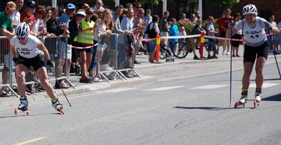 Kikkan Randall wins the 200 meters sprint final ahead of Guro Strøm Solli in the Norway Rollerski Cup