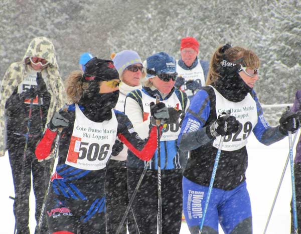 15k Michigan Cup Women trying to stay warm on the staring line.