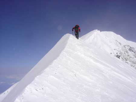 Scott Wazny approaching the summit of Alaska's Denali on May 16, 2007 (credit: Aaron Saari)