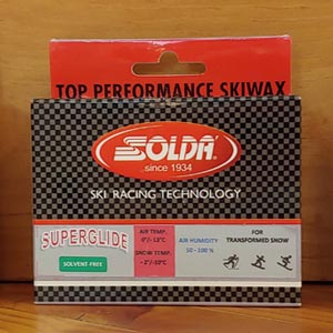 Feature image for Solda introduces non-fluoro ski waxes
