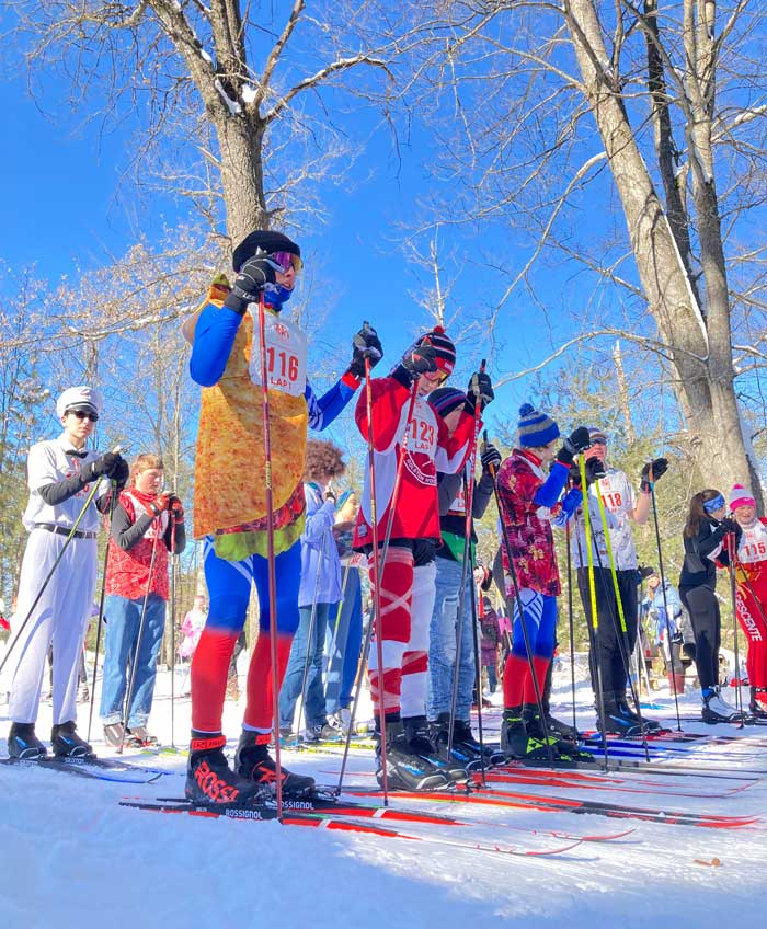 Muffin cross country ski race start