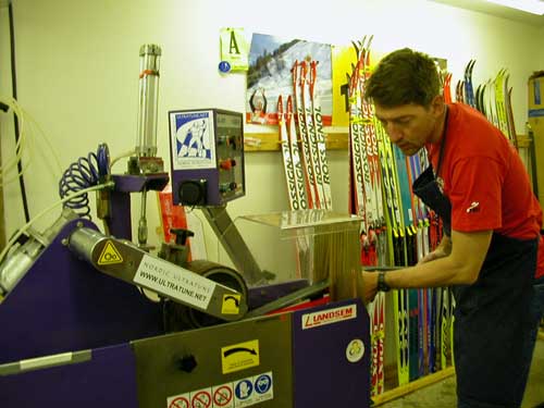 Grinding skis at Ultratune