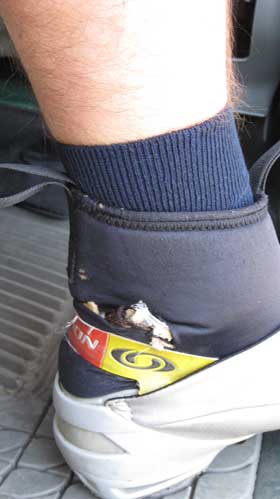 Ski boot sans shoe horn