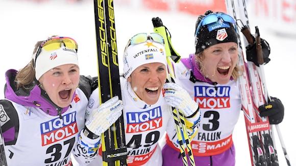 essie Diggins (left) and Caitlin Gregg (right) finish second and third at Tuesday's World Championships at the 10k individual freestyle event. (Getty Images/AFP-Jonathan Nackstrand)