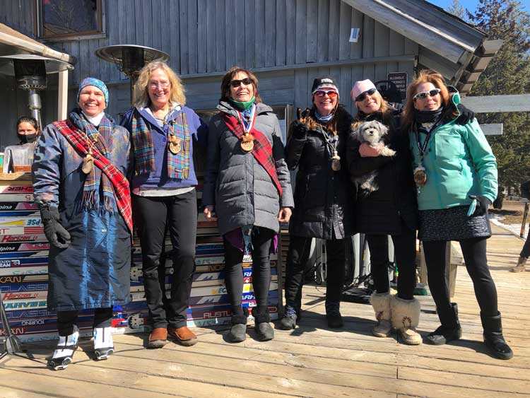 XC HQ women skiers