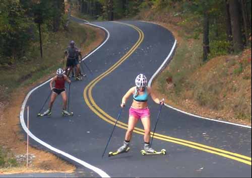 Kristina Owen, Johanna Winters, Garrott Kuzzy & Brian Gregg doing skate intervals